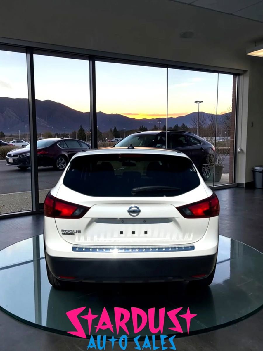 Used 2018 Nissan Rogue Sport S w/ S Appearance Package FWD image 5