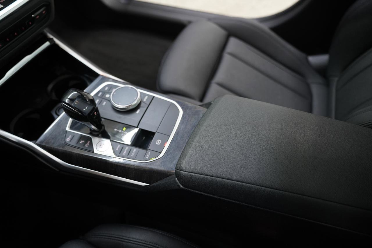 Used 2020 BMW 330i xDrive 330i xDrive Sedan North Americ w/ Convenience Package image 17