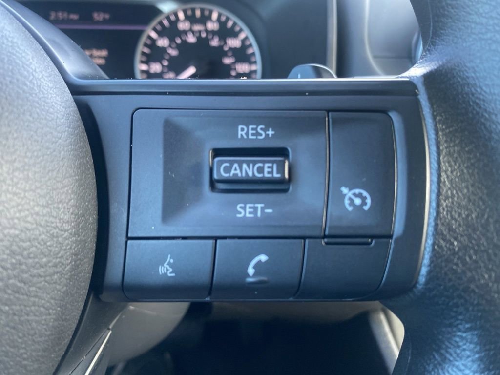 Used 2024 Nissan Rogue S image 17