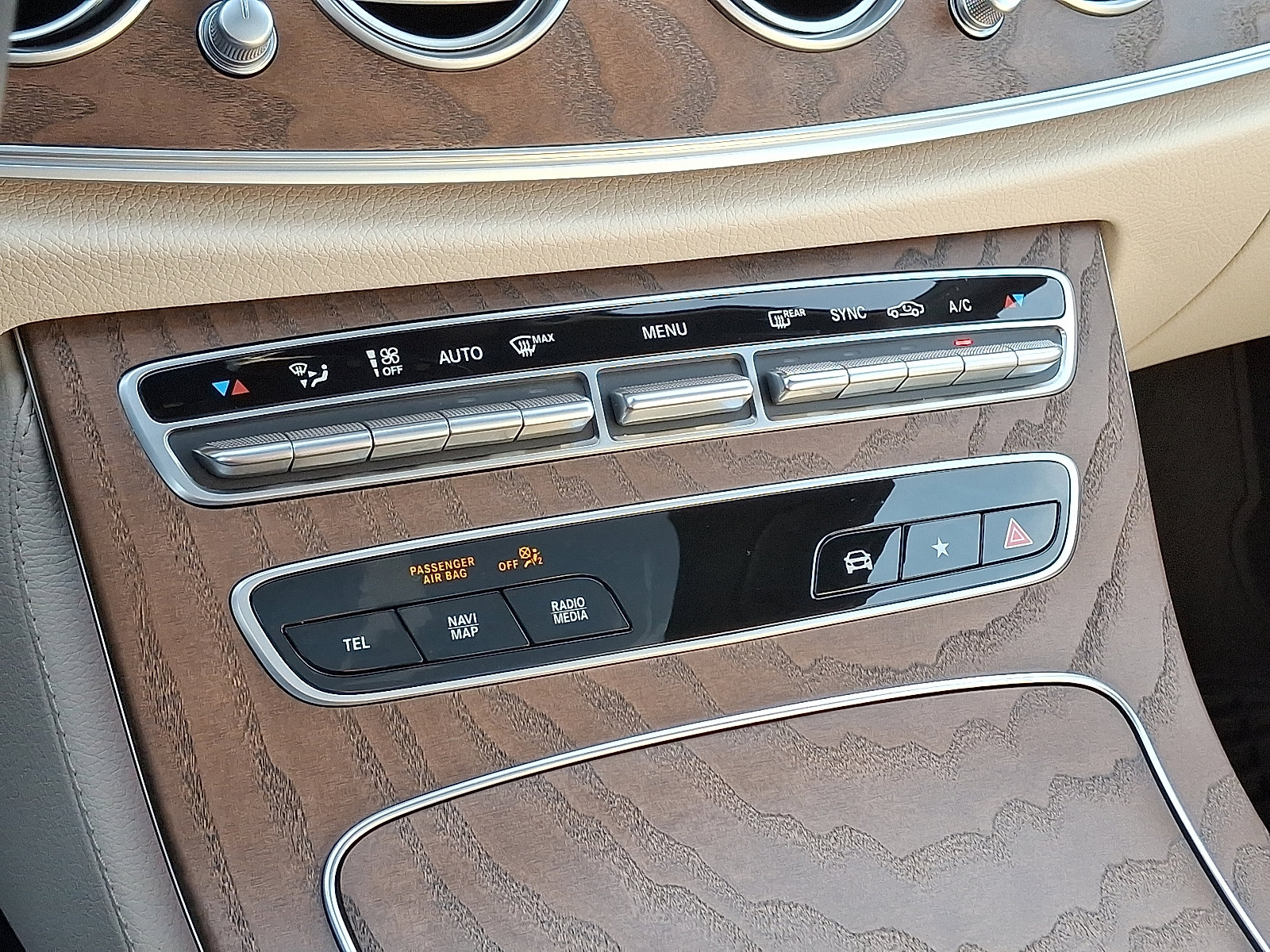 Used 2023 Mercedes-Benz E 350 4MATIC Sedan image 17