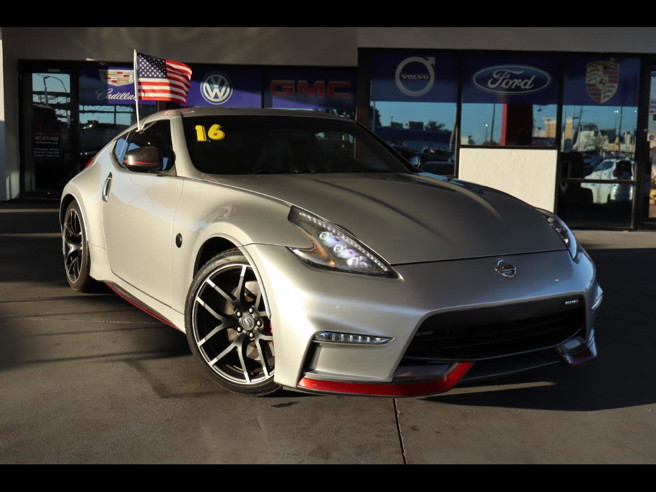 Used 2016 Nissan 370Z NISMO image 1