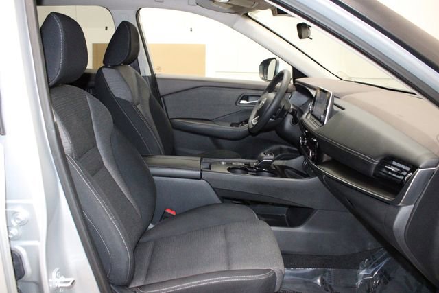 Used 2022 Nissan Rogue SV FWD image 14