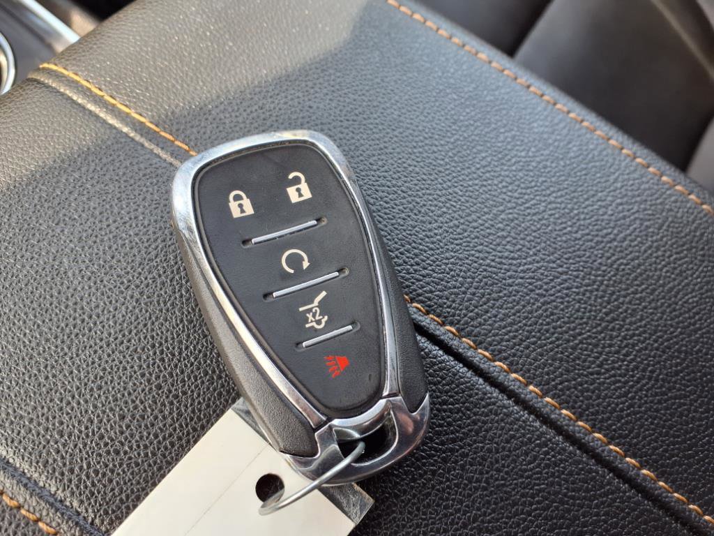 Used 2021 Chevrolet Traverse LT w/ LT Premium Package image 28