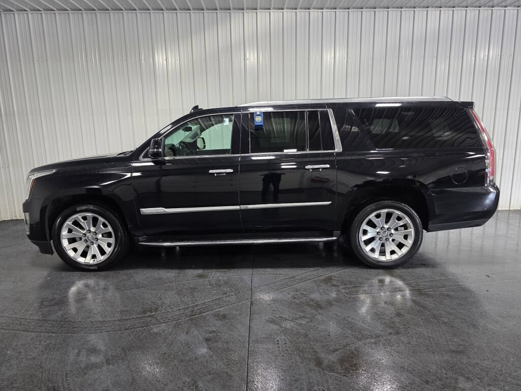 Used 2020 Cadillac Escalade ESV Luxury AWD/4WD image 4