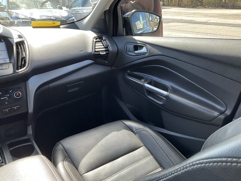 Used 2018 Ford Escape SEL AWD/4WD image 15