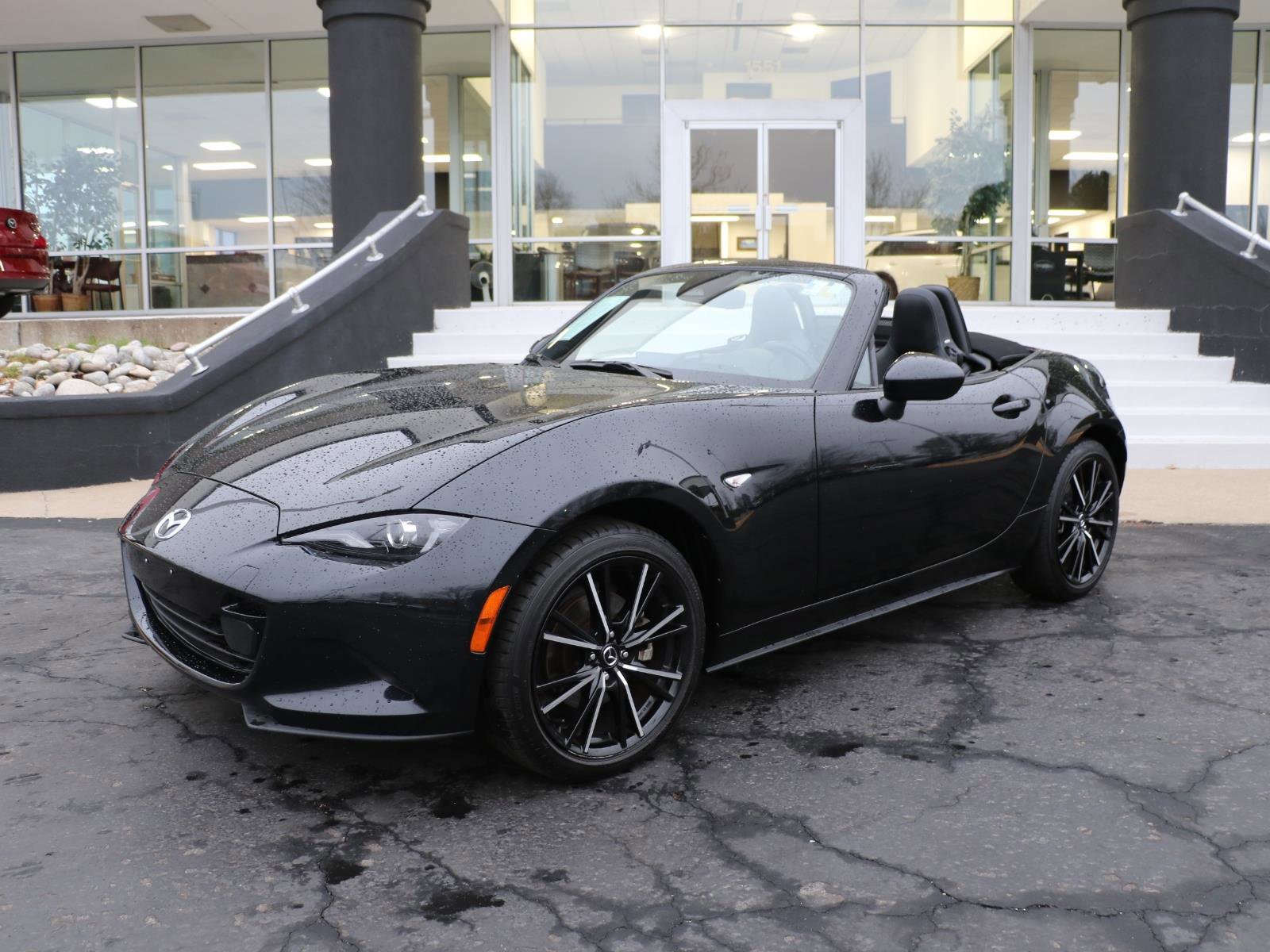 Certified 2025 MAZDA MX-5 Miata Grand Touring RWD image 1