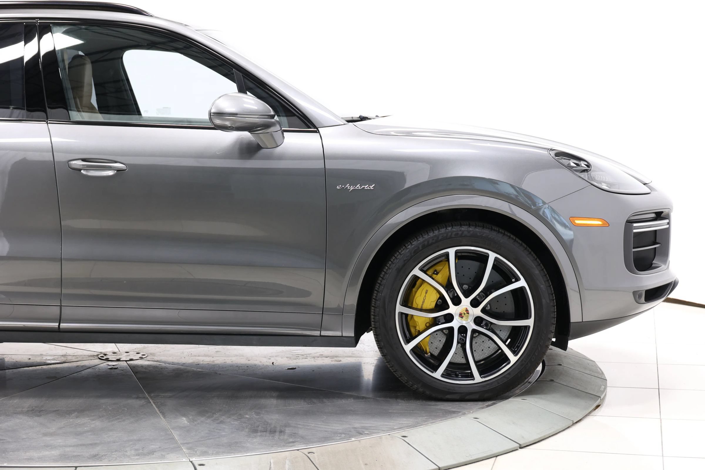 Used 2021 Porsche Cayenne Turbo S AWD/4WD image 89