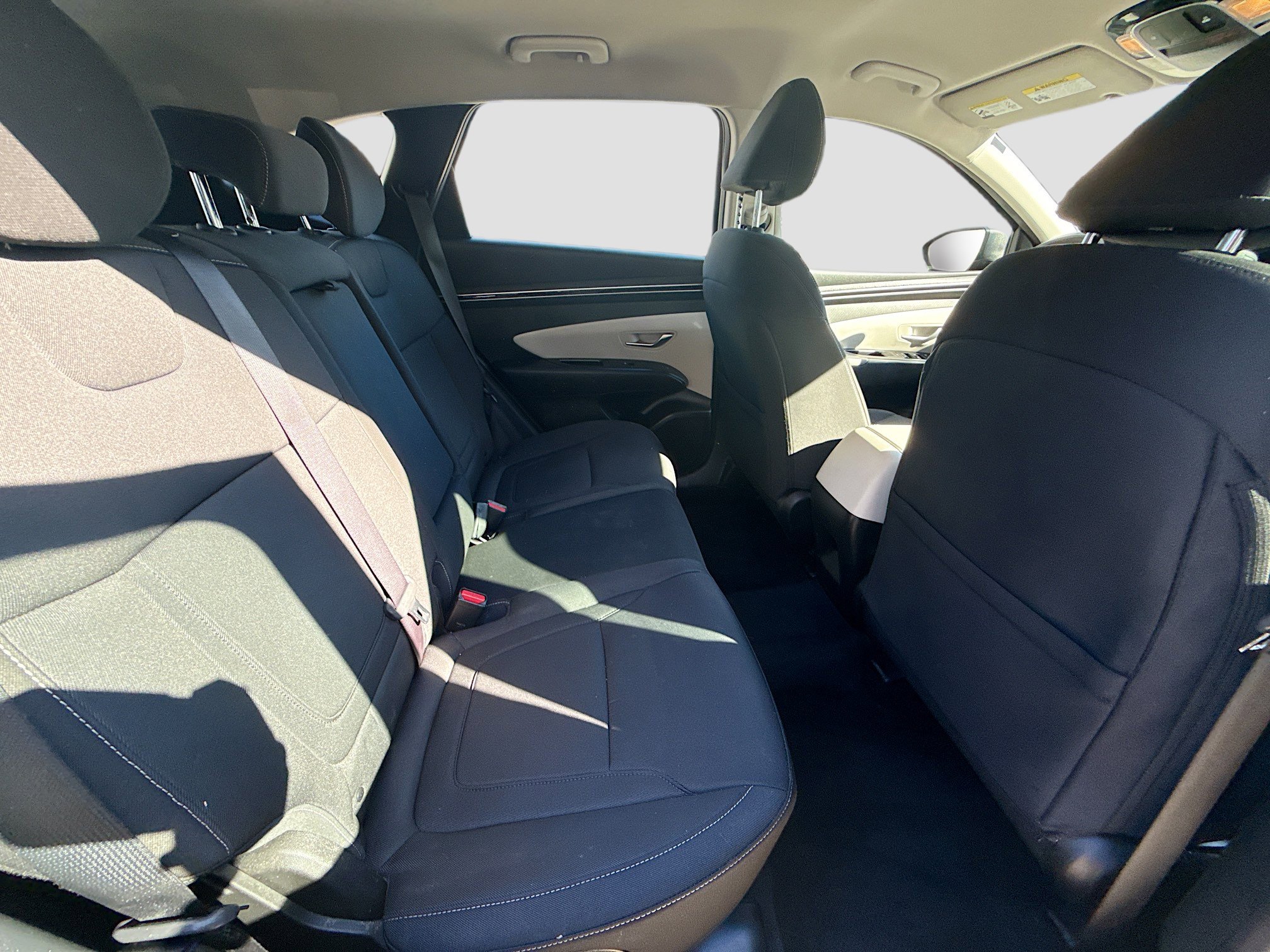 Used 2023 Hyundai Tucson SE image 25