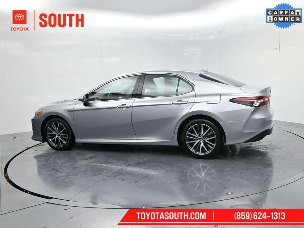 Used 2023 Toyota Camry XLE image 5