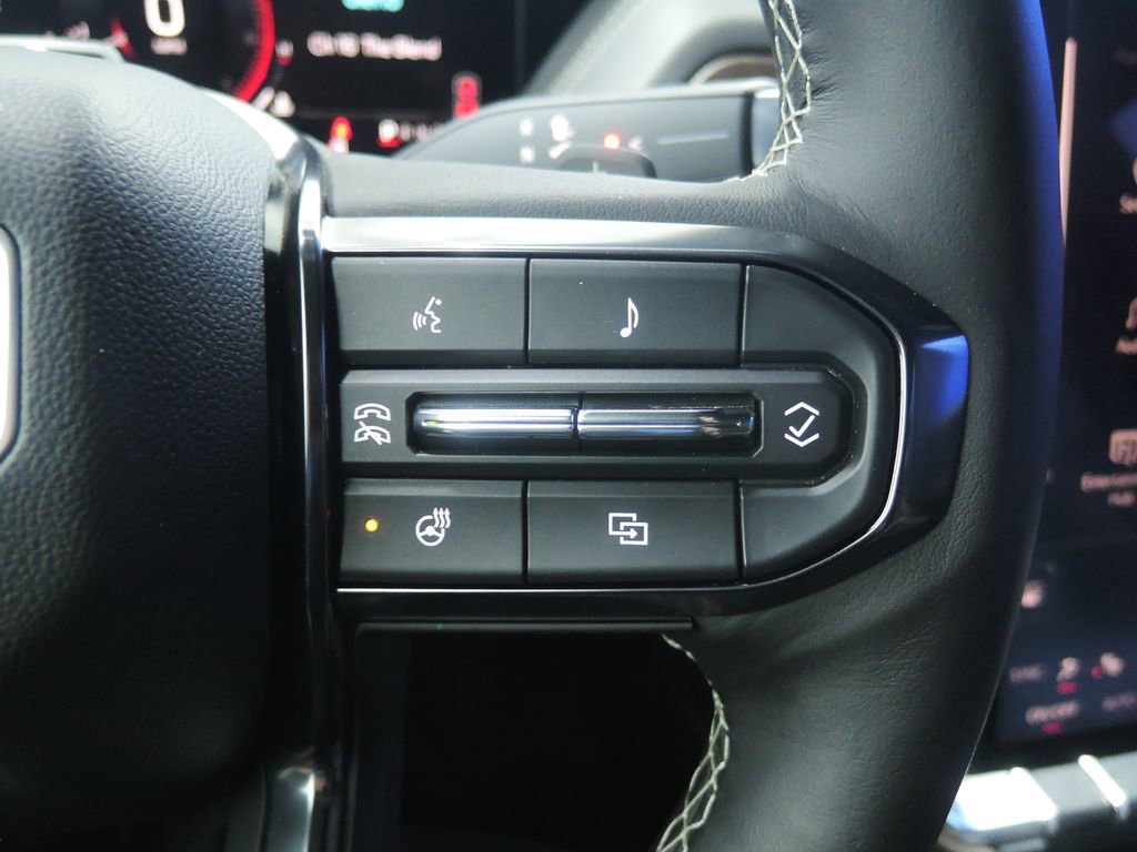 Used 2025 GMC Yukon Denali Ultimate AWD/4WD image 18