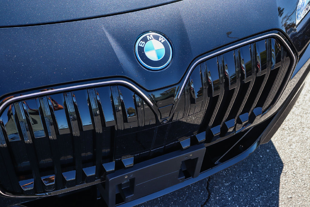 Used 2026 BMW i7 eDrive50 w/ Executive Package RWD image 11
