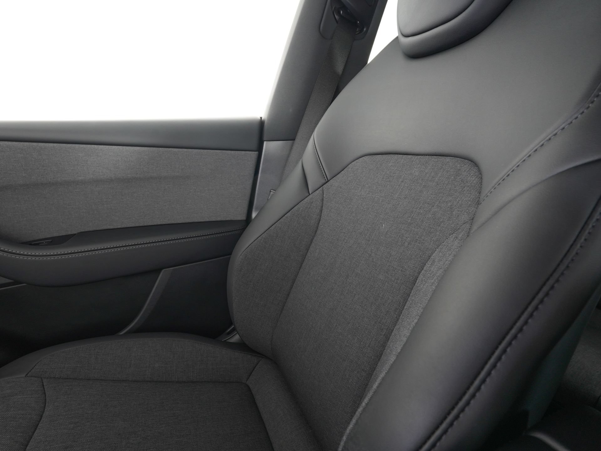 Used 2026 Tesla Model Y 2WD image 27