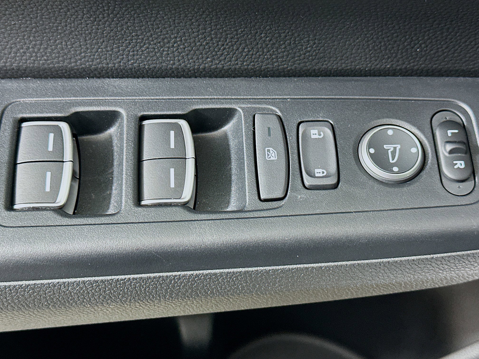 Used 2024 Honda CR-V EX-L image 15