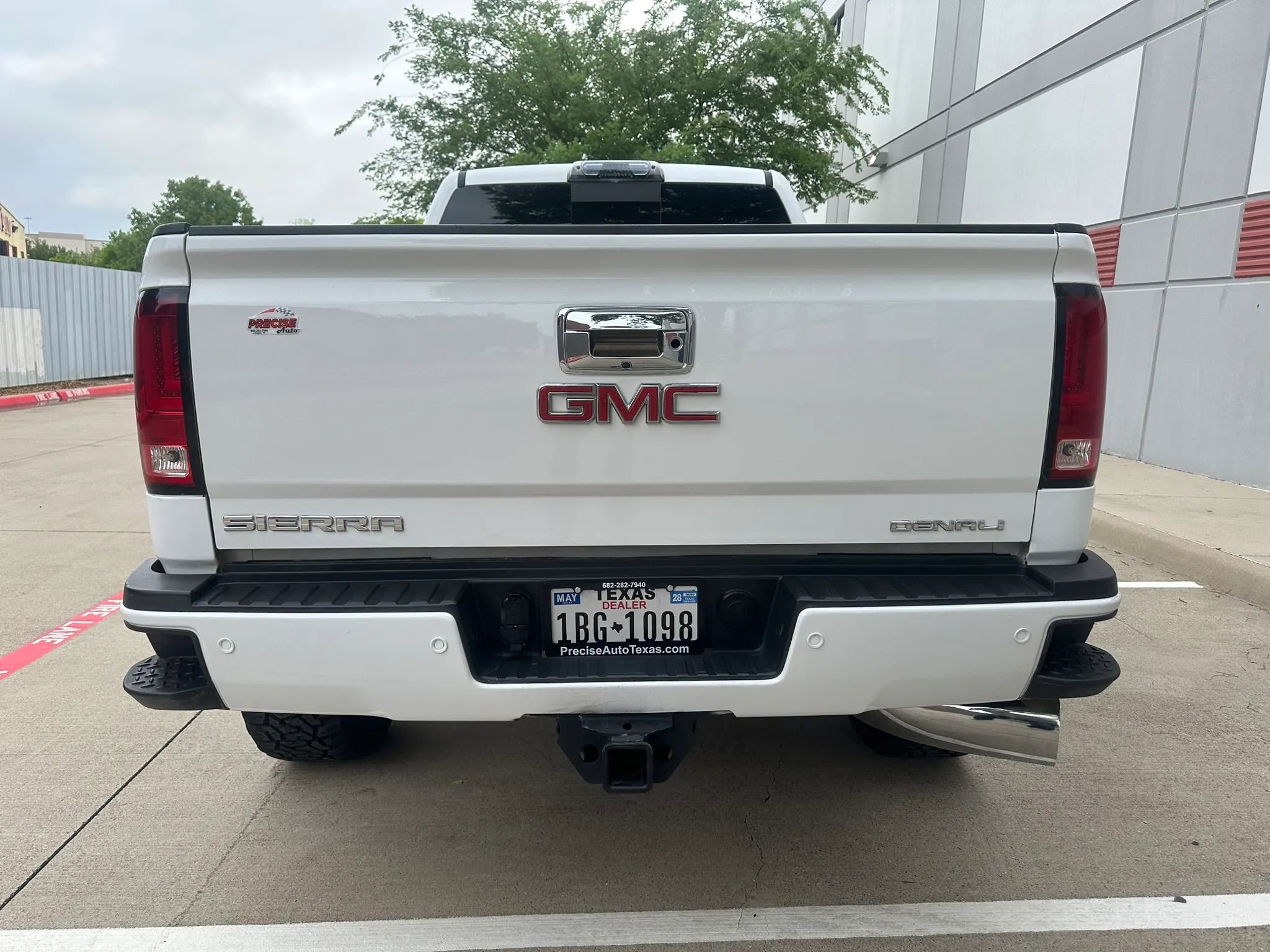 Used 2015 GMC Sierra 2500 Denali w/ Duramax Plus Package AWD/4WD image 13
