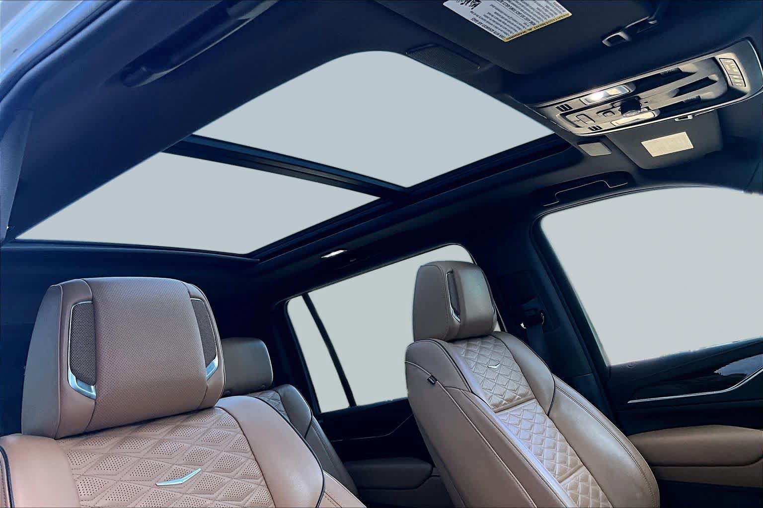 Used 2021 Cadillac Escalade ESV Premium Luxury RWD image 13