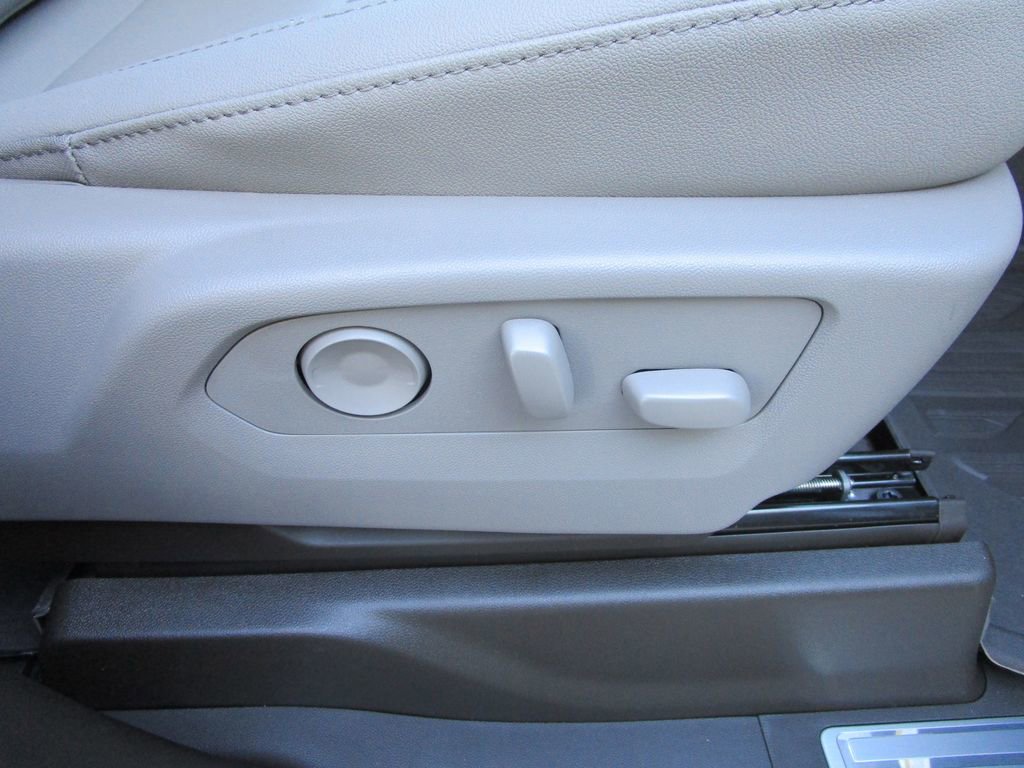 New 2026 GMC Sierra 2500 SLT w/ SLT Premium Package image 30