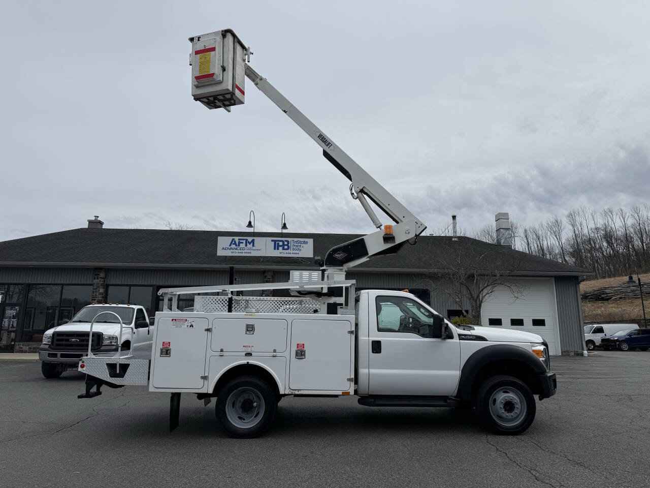 Used 2013 Ford F450 XL w/ Heavy Service Suspension Pkg image 2