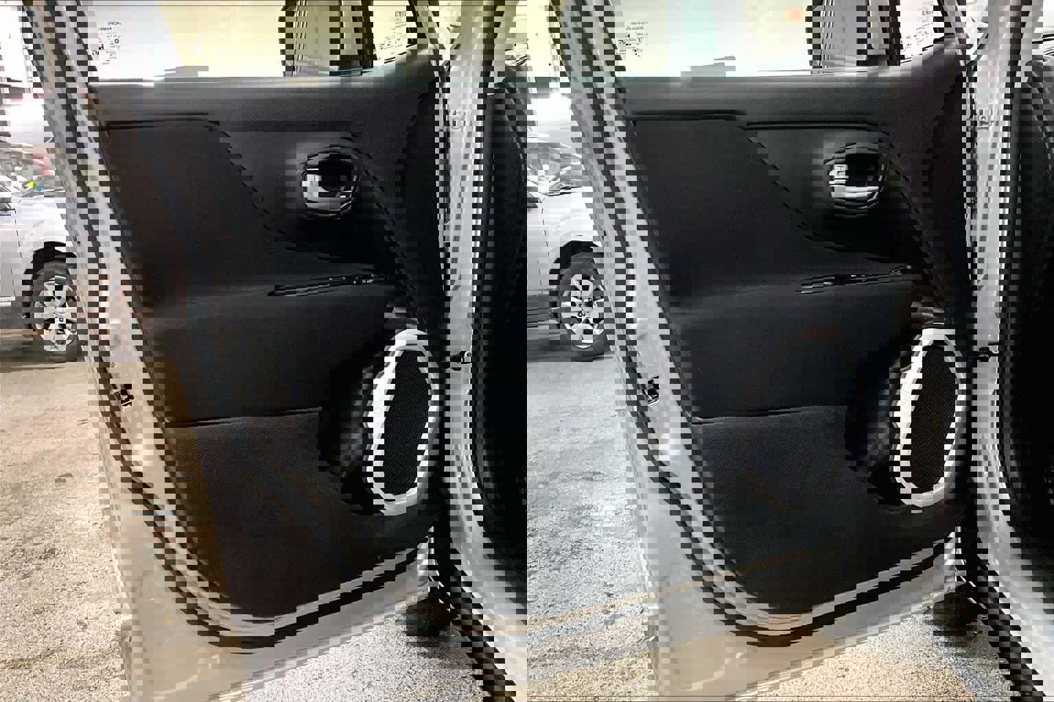 Used 2020 Jeep Renegade Latitude w/ Cold Weather Group image 21