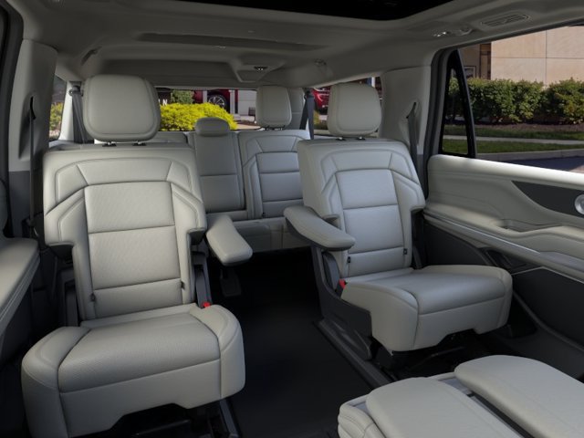 New 2025 Lincoln Navigator L Reserve AWD/4WD image 11