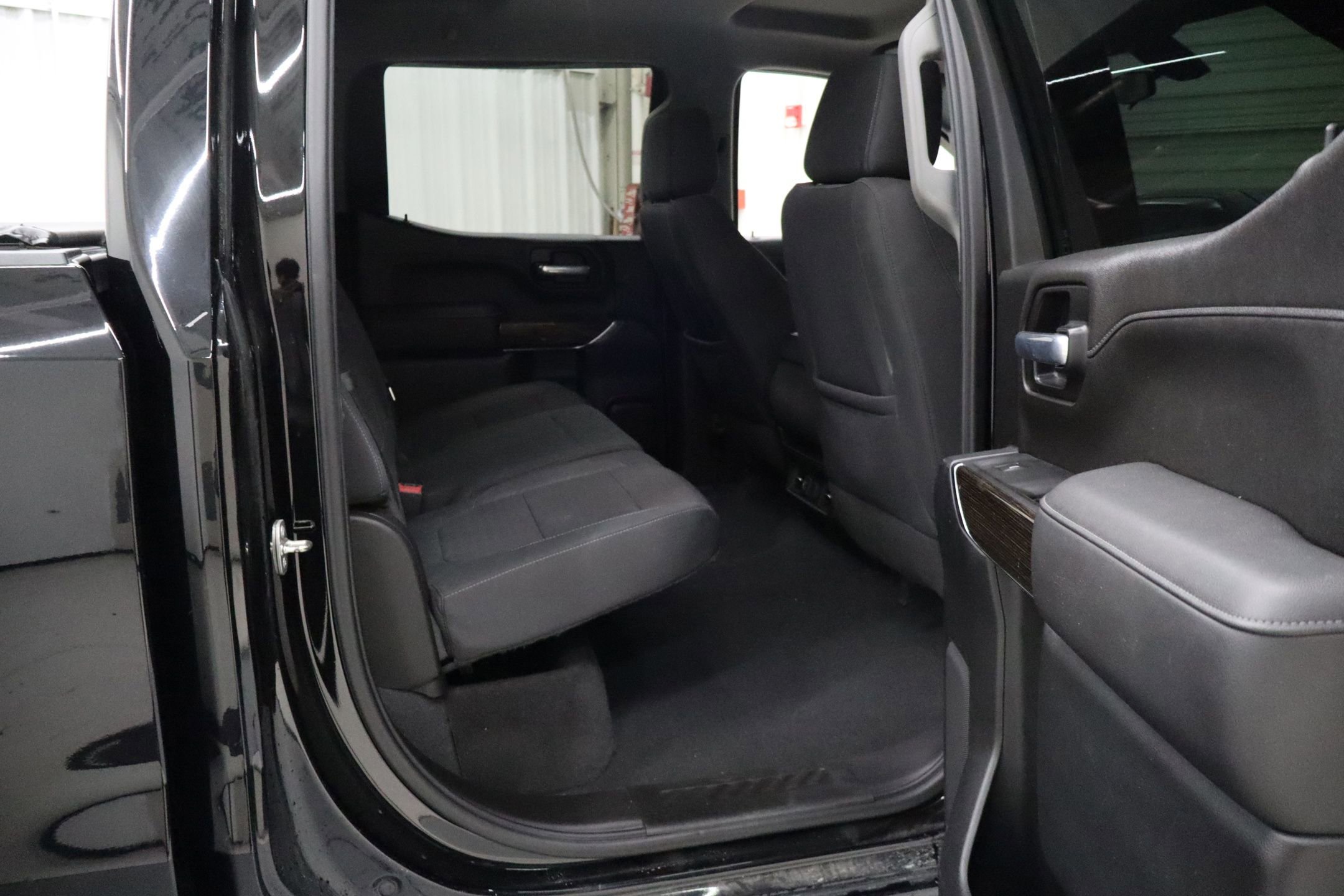 Used 2021 GMC Sierra 1500 SLE w/ Preferred Package AWD/4WD image 25