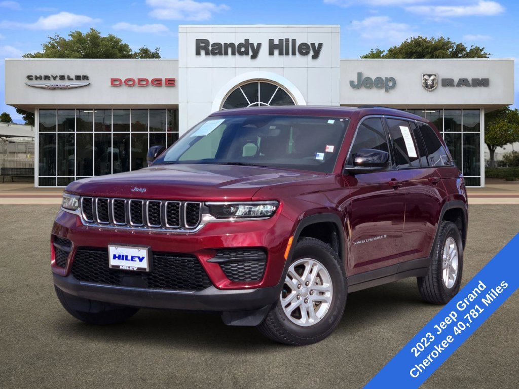 Used 2023 Jeep Grand Cherokee Laredo w/ Luxury Tech Group I