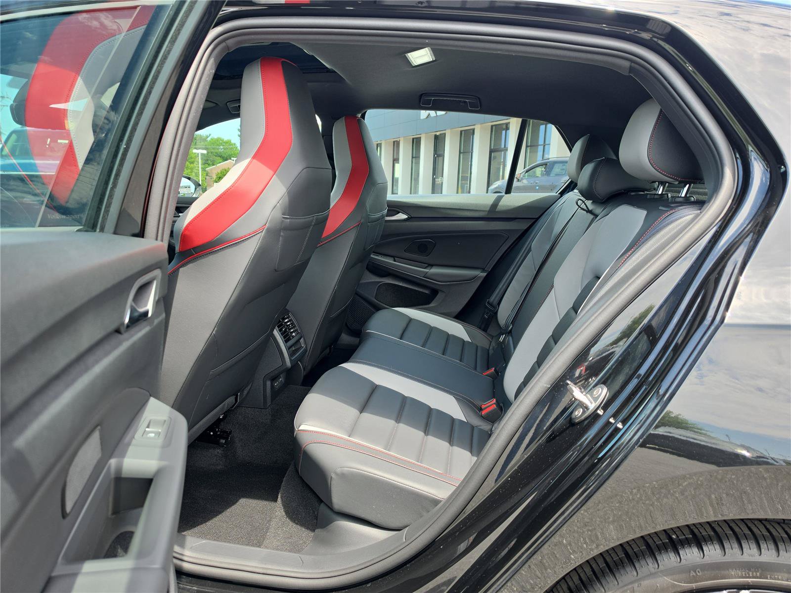 Certified 2025 Volkswagen GTI SE FWD image 24