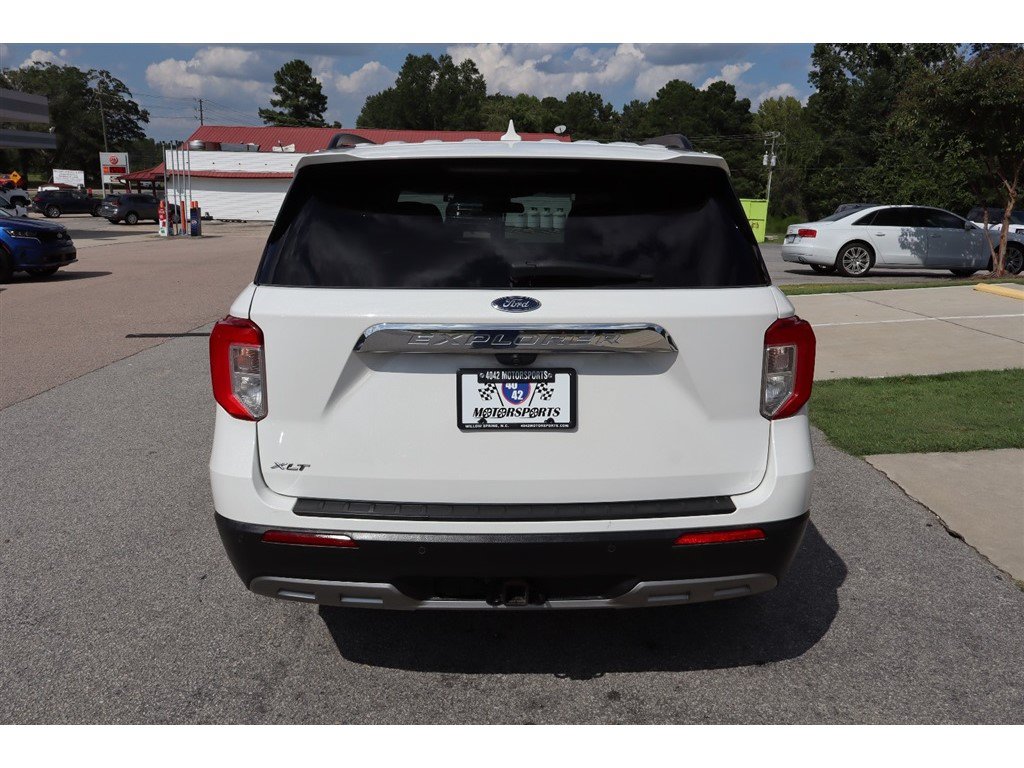 Used 2022 Ford Explorer XLT w/ Equipment Group 202A RWD image 4