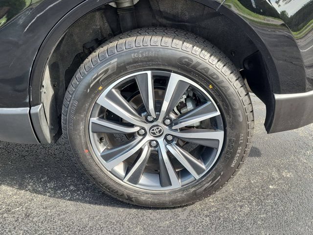 Certified 2024 Toyota Venza LE AWD/4WD image 8
