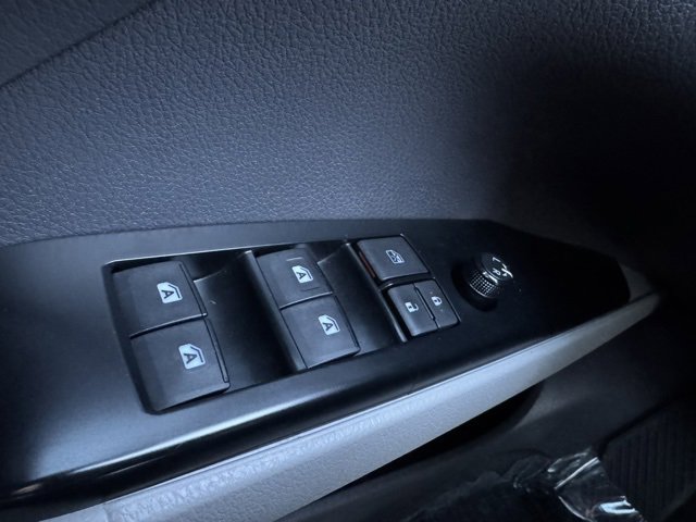 Certified 2018 Toyota Camry LE image 32