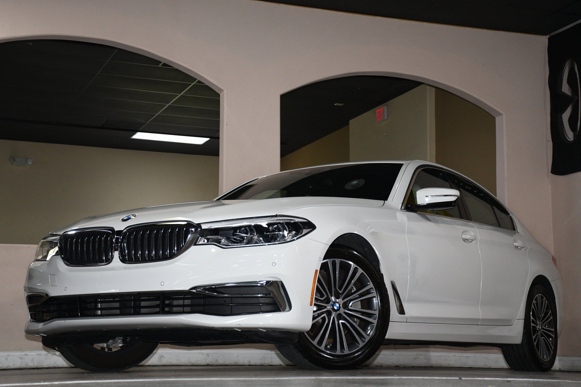 Used 2020 BMW 530i w/ Premium Package RWD image 84