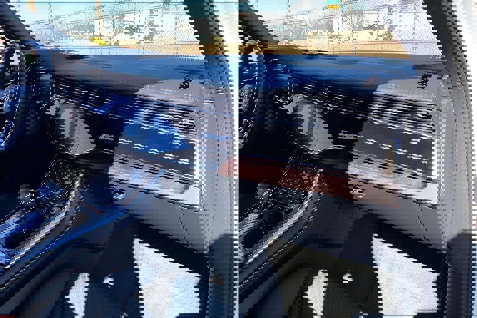 Used 2023 Audi Q7 Premium Plus image 16