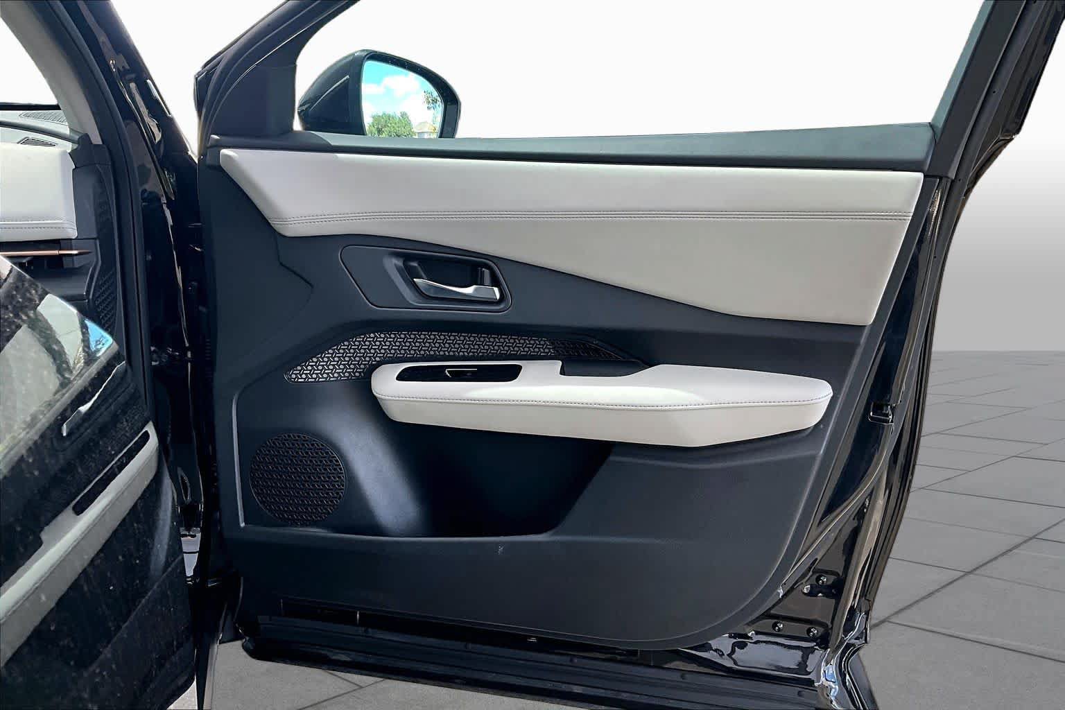 Certified 2023 Nissan Ariya FWD image 21