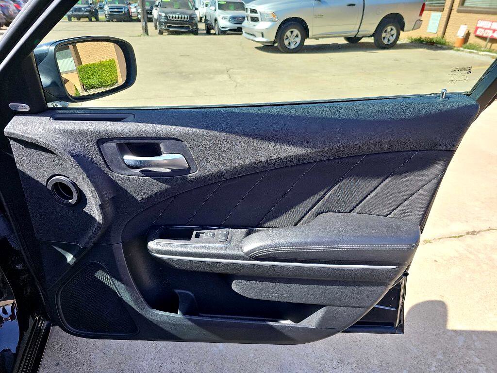 Used 2023 Dodge Charger SXT image 18