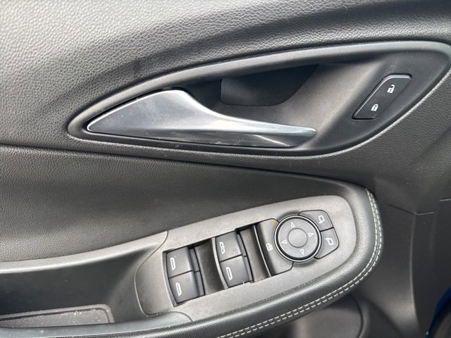 Used 2020 Buick Encore GX Preferred w/ Cold Weather Comfort Package image 11