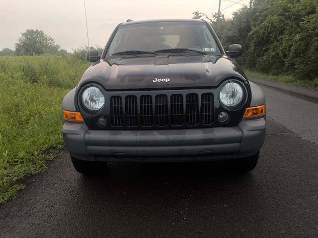 Used 2005 Jeep Liberty Sport AWD/4WD image 2