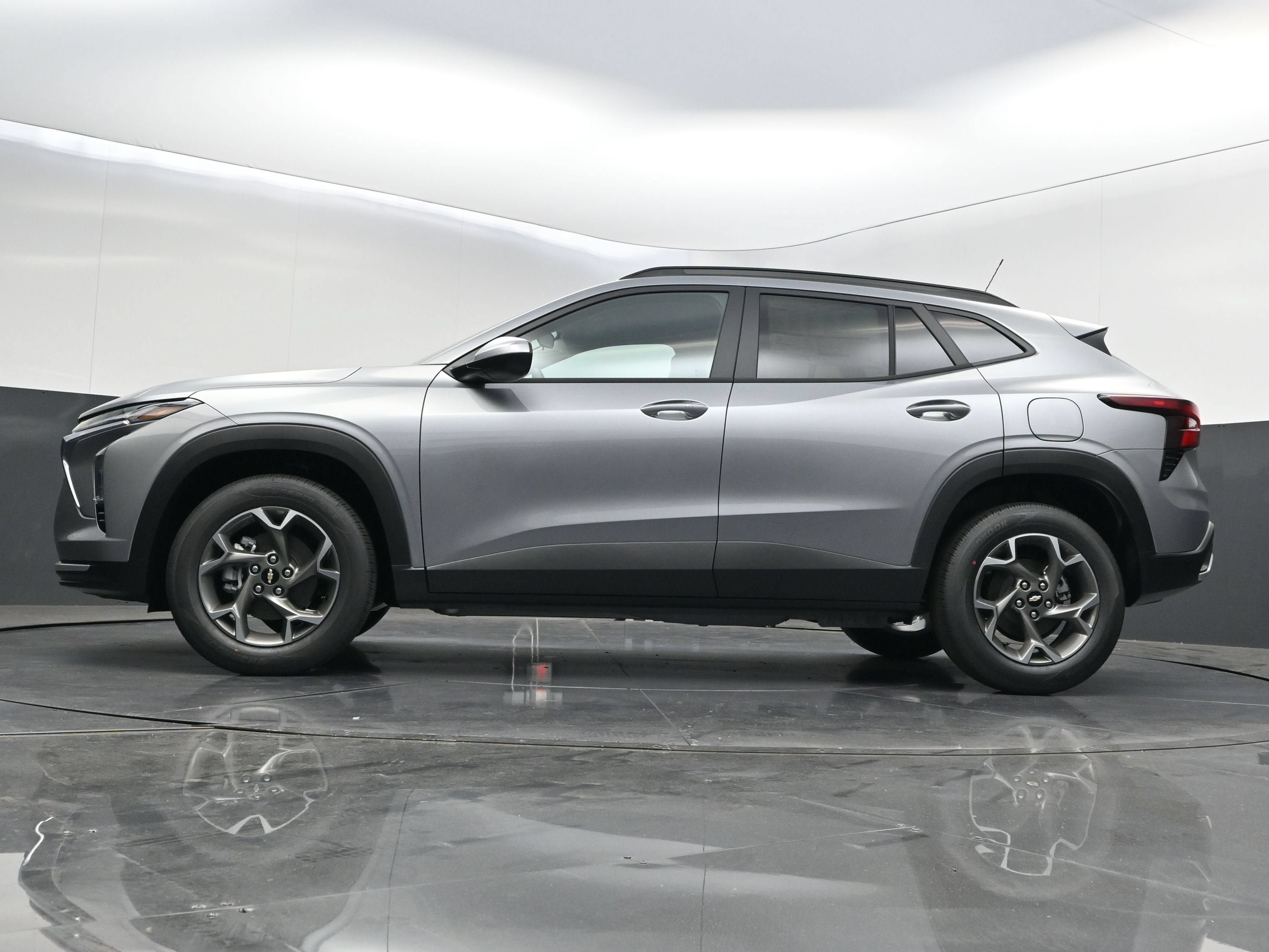 New 2026 Chevrolet Trax LT w/ Driver Confidence Package FWD image 37