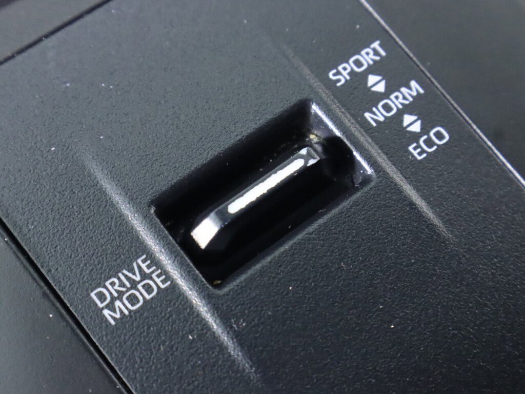 Used 2021 Toyota Highlander LE image 25