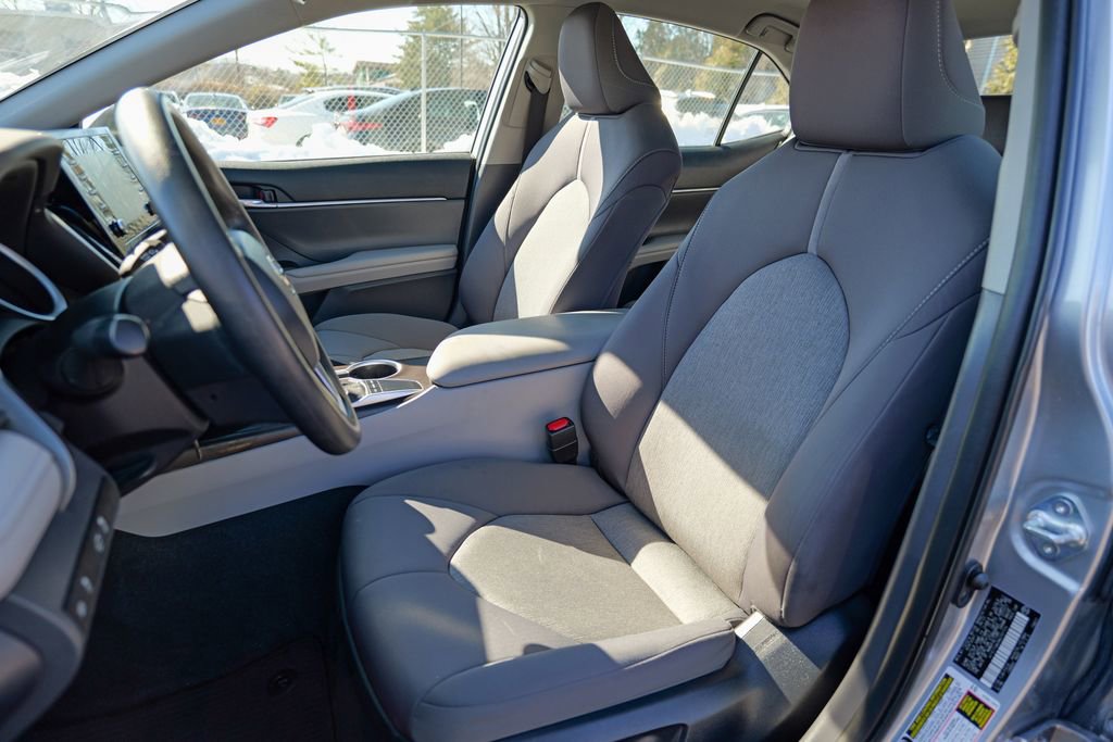 Used 2022 Toyota Camry LE w/ Carpet Mat Package (TMS) FWD image 21