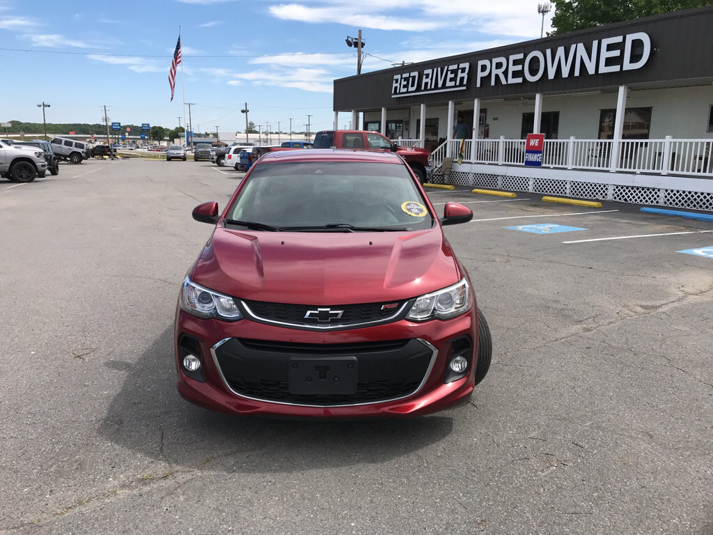 Used 2020 Chevrolet Sonic LT w/ Convenience Package FWD image 2