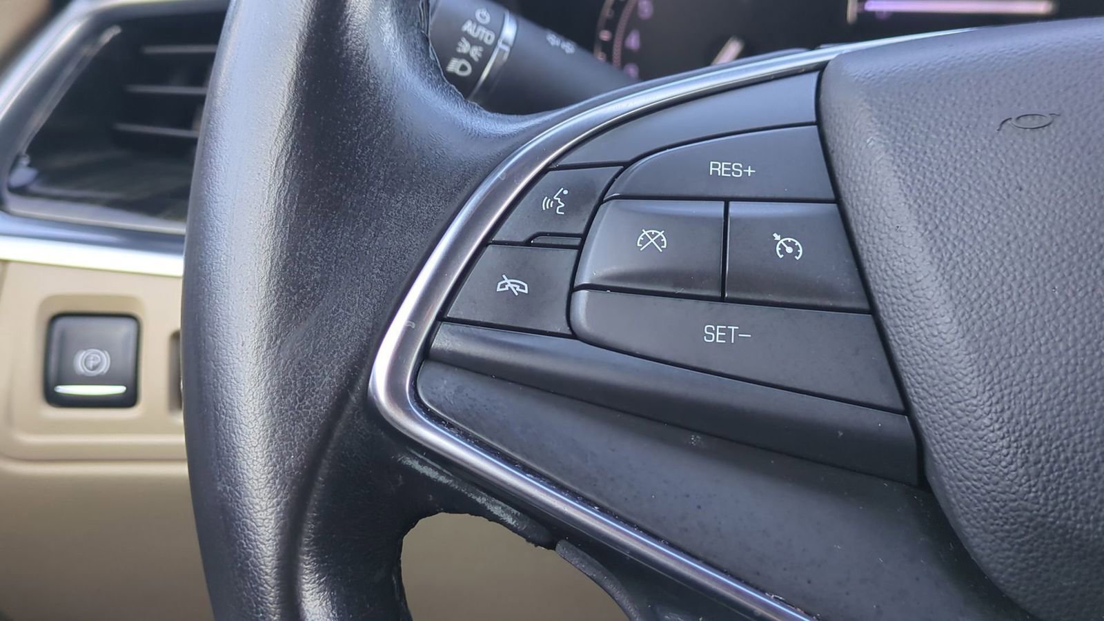 Used 2019 Cadillac XT5 FWD image 22