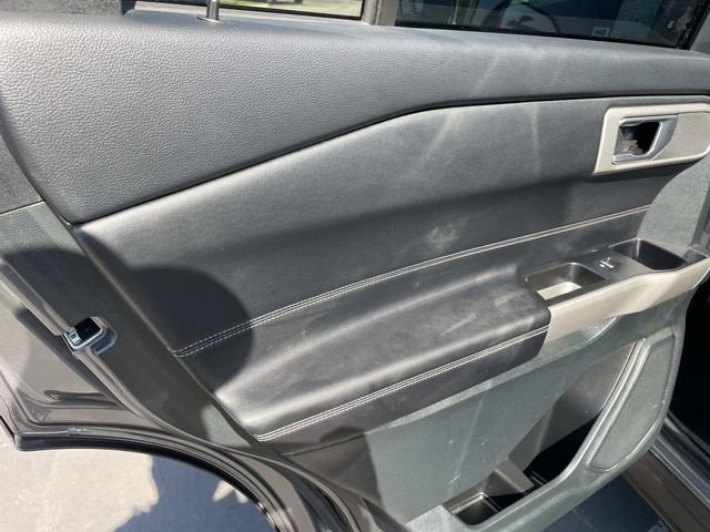 Used 2023 Ford Explorer XLT image 32