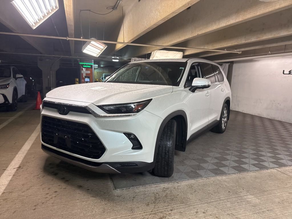 Used 2024 Toyota Grand Highlander Limited image 3