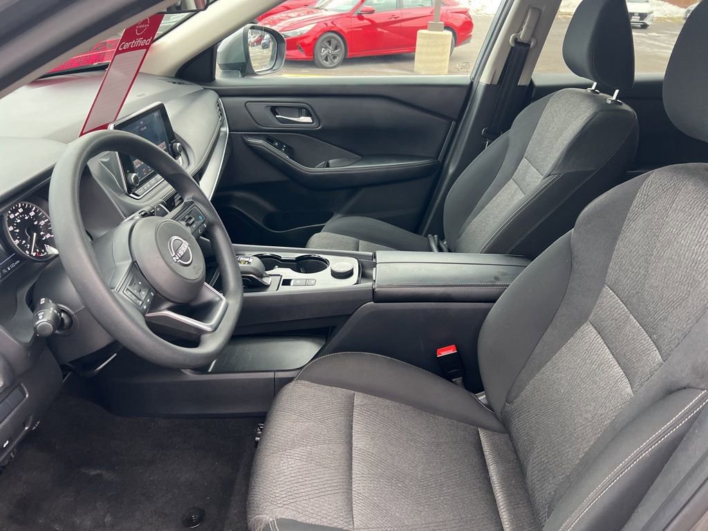 Certified 2024 Nissan Rogue SV image 4