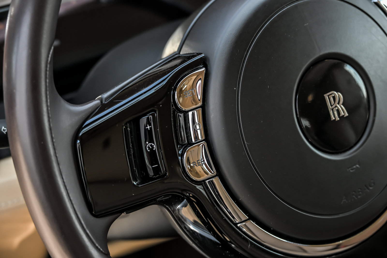 Used 2016 Rolls-Royce Wraith RWD image 27