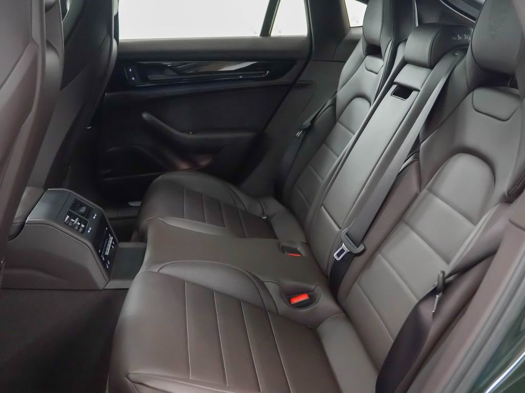 Certified 2025 Porsche Panamera 4 AWD/4WD image 32