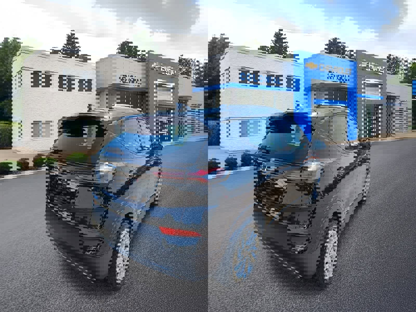 Used 2023 Chevrolet Bolt EUV LT image 4