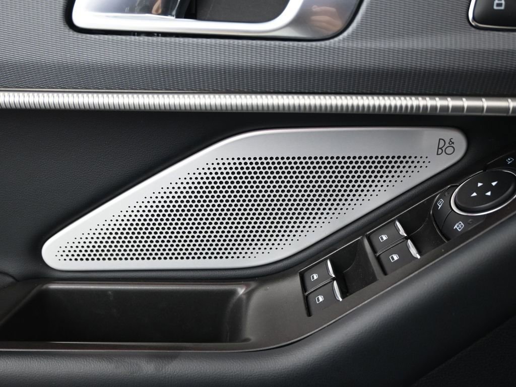 Used 2025 Ford Explorer ST image 19