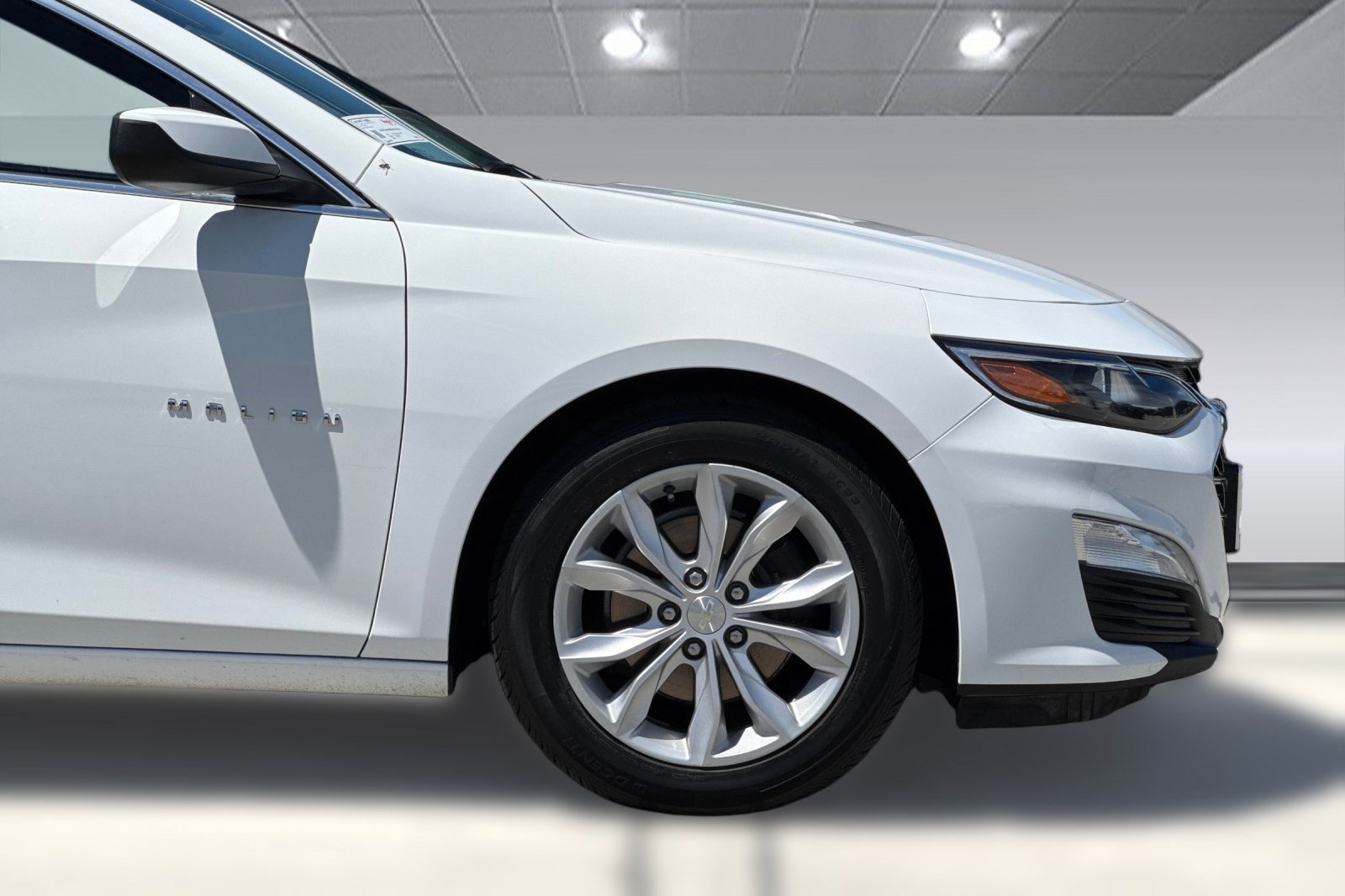 Used 2019 Chevrolet Malibu Hybrid w/ Leather Package FWD image 34