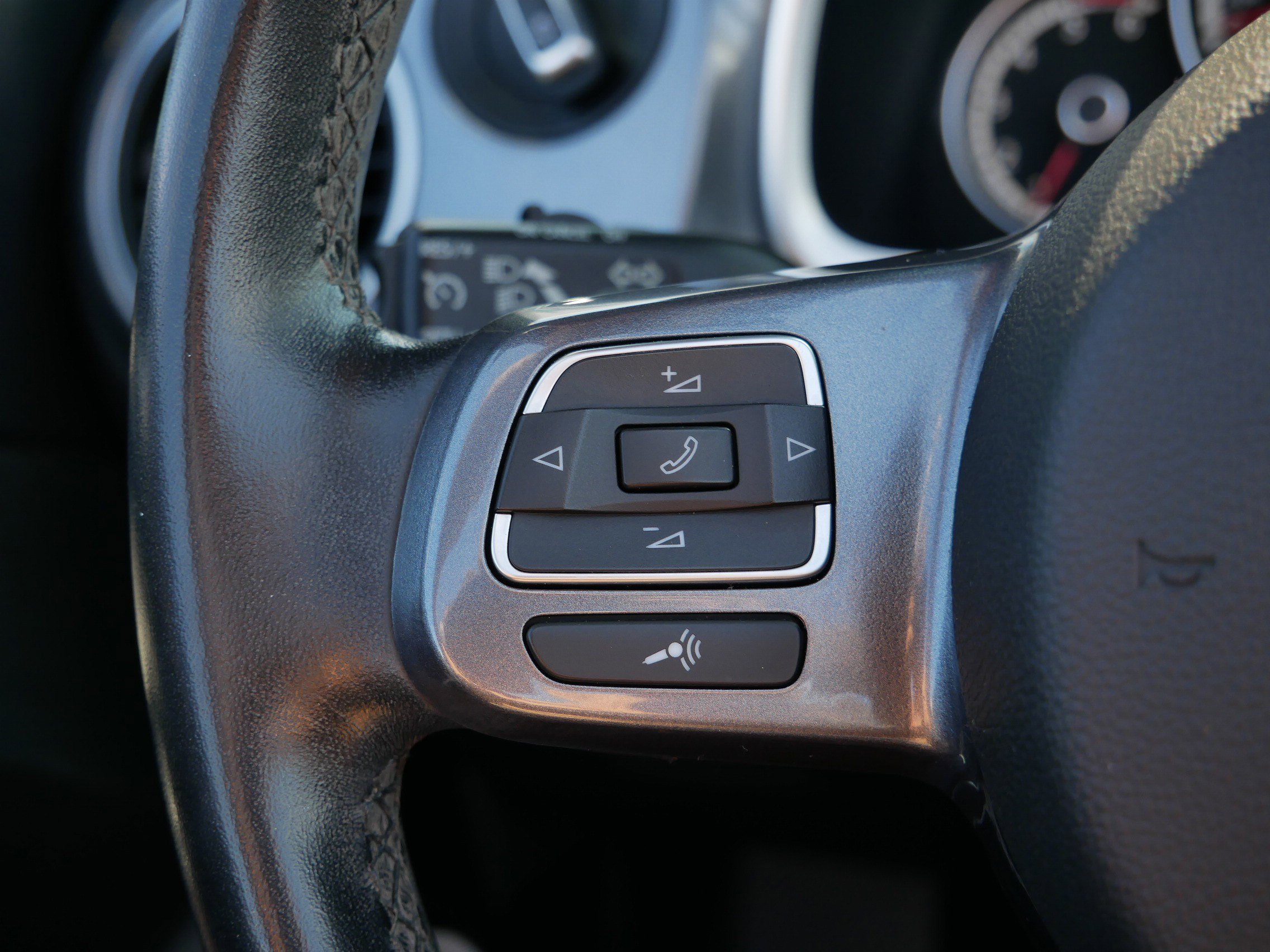 Used 2013 Volkswagen Beetle TDI image 30