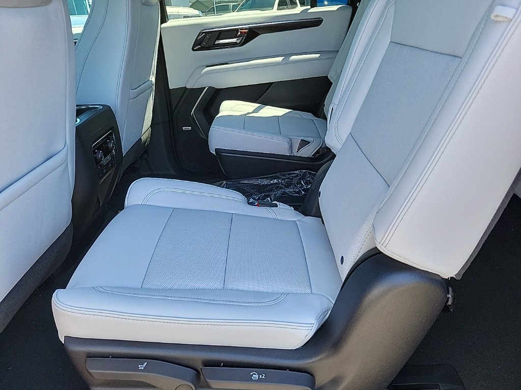 New 2026 Chevrolet Suburban Premier AWD/4WD image 10